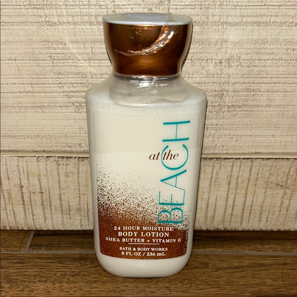 Bath & Body Works At The Beach Body Lotion - White and Brown